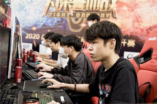 职业生涯的 职业生涯的